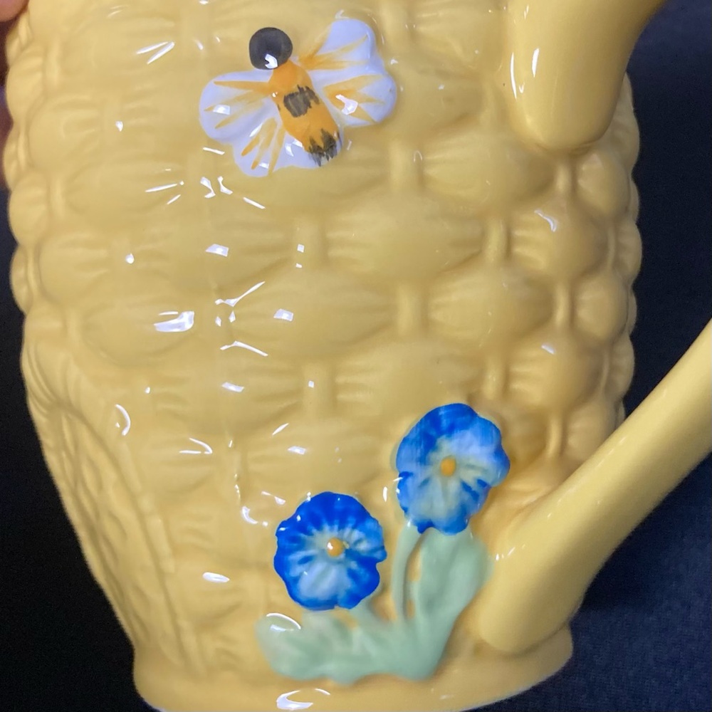⭐️ Vintage Bumblebee Nest Wicker Honey Comb 16 oz Ceramic Mug - Picture 10 of 14